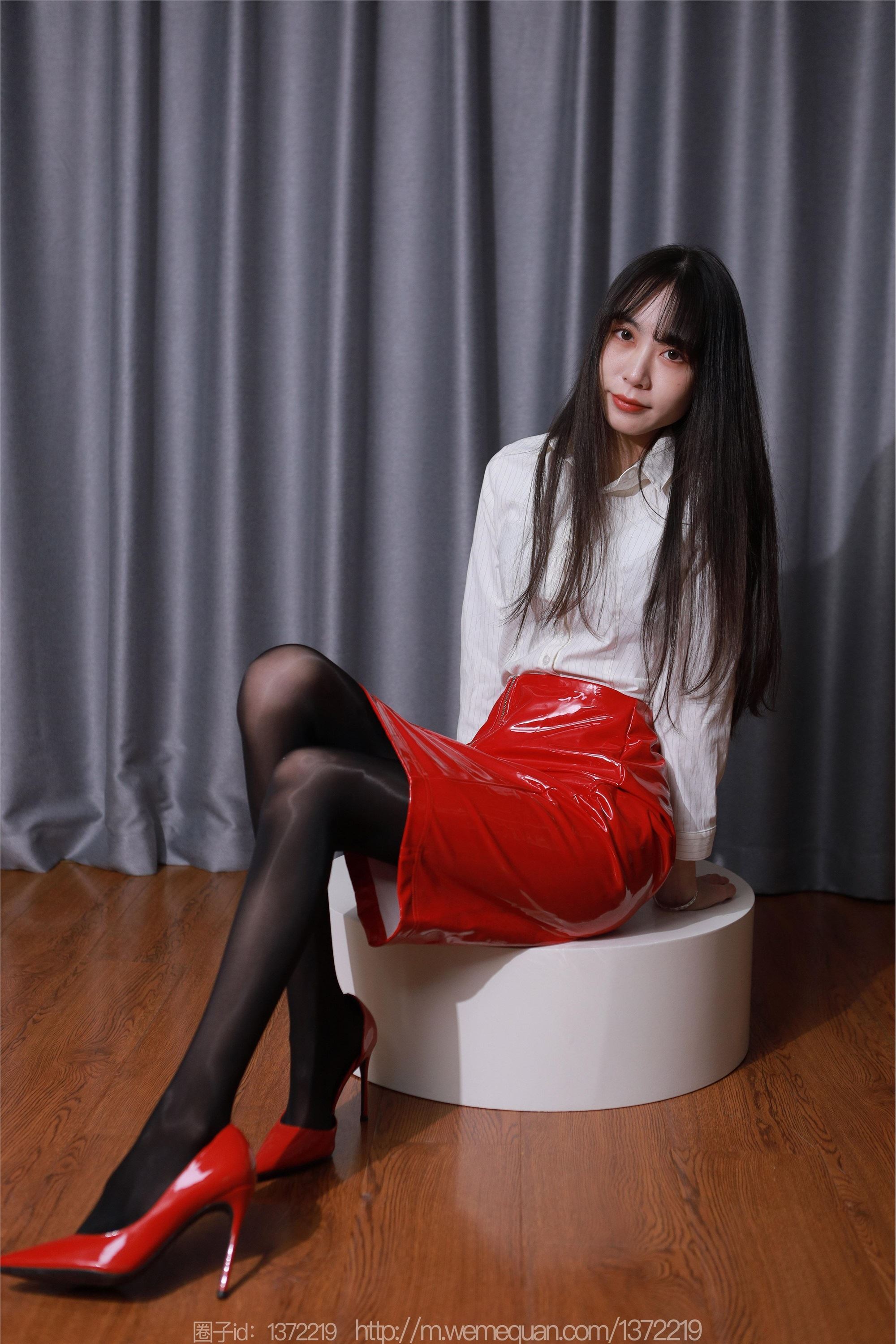 IESS异思趣向  2022.12.25 丝享家 1309 团团《红色姓感漆皮》